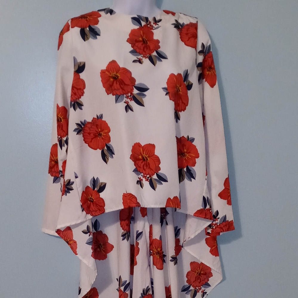 NWT True Destiny Hi-lo Blouse Hidden Zipper Ivory with Floral‎ Size Medium